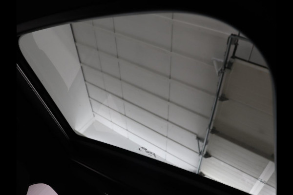 MINI Cooper 1.5 Chili Serious Business | Panoramadak | Navigatie | Cruise Control | LED koplampen | Half leder | Climate control | Parkeerhulp | Bluetooth