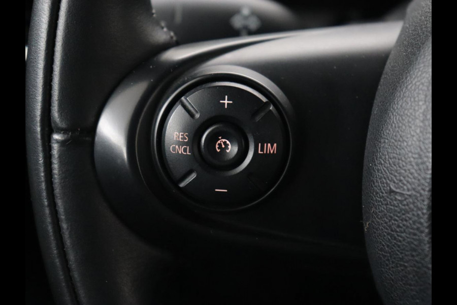 MINI Cooper 1.5 Chili Serious Business | Panoramadak | Navigatie | Cruise Control | LED koplampen | Half leder | Climate control | Parkeerhulp | Bluetooth