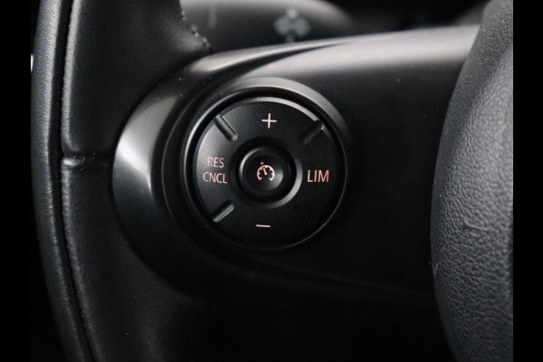 MINI Cooper 1.5 Chili Serious Business | Panoramadak | Navigatie | Cruise Control | LED koplampen | Half leder | Climate control | Parkeerhulp | Bluetooth