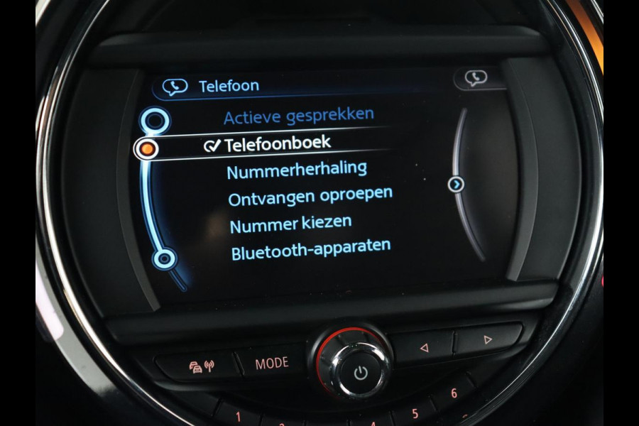 MINI Cooper 1.5 Chili Serious Business | Panoramadak | Navigatie | Cruise Control | LED koplampen | Half leder | Climate control | Parkeerhulp | Bluetooth