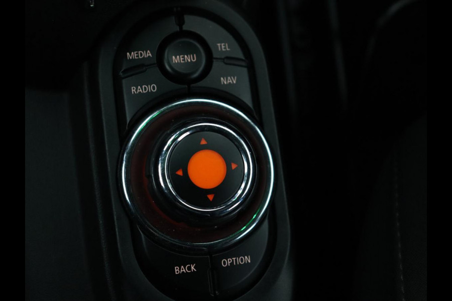 MINI Cooper 1.5 Chili Serious Business | Panoramadak | Navigatie | Cruise Control | LED koplampen | Half leder | Climate control | Parkeerhulp | Bluetooth