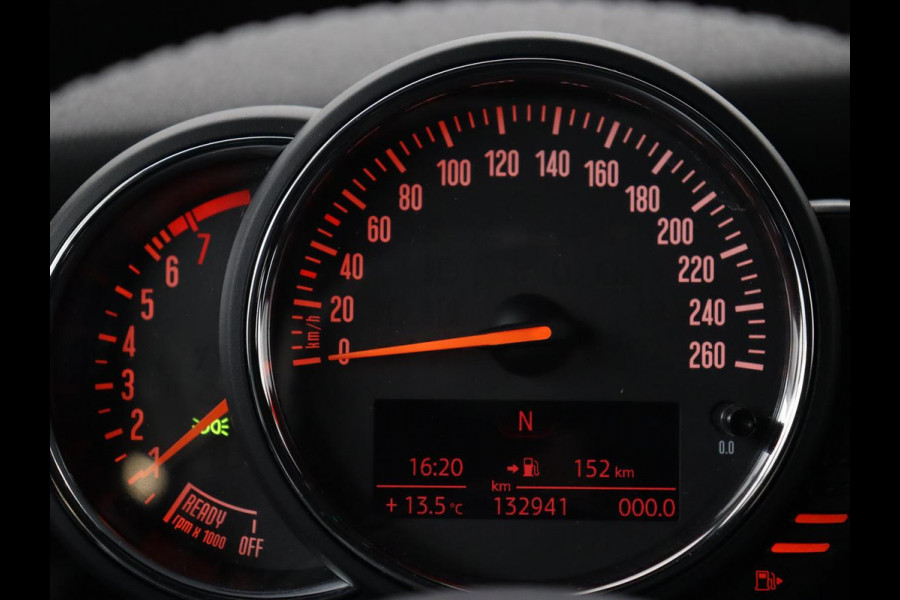 MINI Cooper 1.5 Chili Serious Business | Panoramadak | Navigatie | Cruise Control | LED koplampen | Half leder | Climate control | Parkeerhulp | Bluetooth