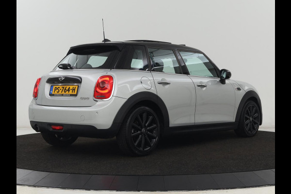 MINI Cooper 1.5 Chili Serious Business | Panoramadak | Navigatie | Cruise Control | LED koplampen | Half leder | Climate control | Parkeerhulp | Bluetooth