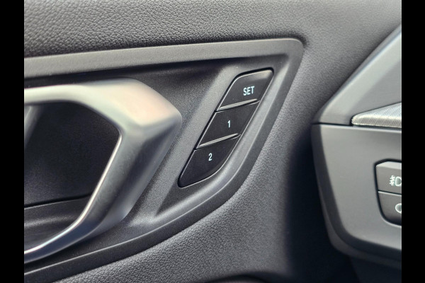 BMW 1-serie 120i M-sport/H&K/Head-up/Carplay/Shadowline-pack