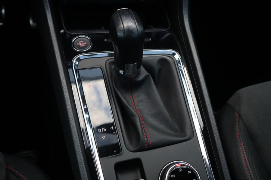 Seat Ateca 1.5 TSI FR Business Intense Pano / 360 camera / Beats / Stoelverwarm / Seat Ateca 1.5 TSI FR Business Intense Pano / 360 camera / Beats / Stoelverwarm /