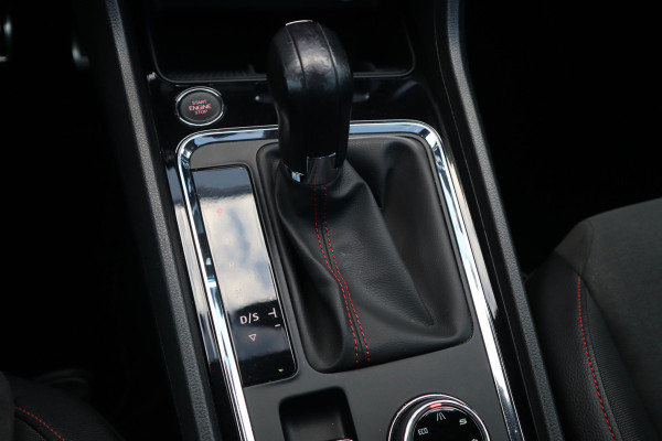 Seat Ateca 1.5 TSI FR Business Intense Pano / 360 camera / Beats / Stoelverwarm / Seat Ateca 1.5 TSI FR Business Intense Pano / 360 camera / Beats / Stoelverwarm /