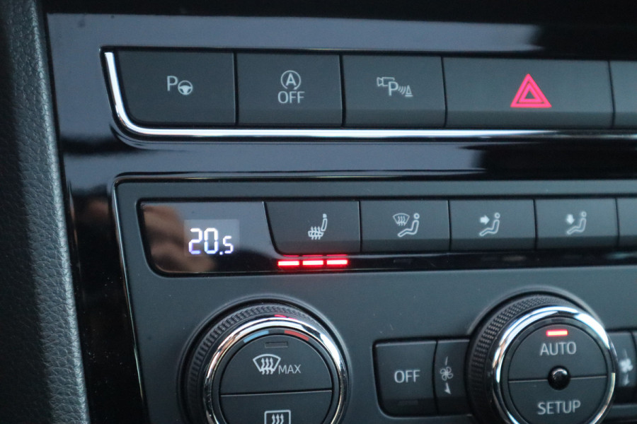 Seat Ateca 1.5 TSI FR Business Intense Pano / 360 camera / Beats / Stoelverwarm / Seat Ateca 1.5 TSI FR Business Intense Pano / 360 camera / Beats / Stoelverwarm /