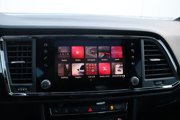 Seat Ateca 1.5 TSI FR Business Intense Pano / 360 camera / Beats / Stoelverwarm / Seat Ateca 1.5 TSI FR Business Intense Pano / 360 camera / Beats / Stoelverwarm /