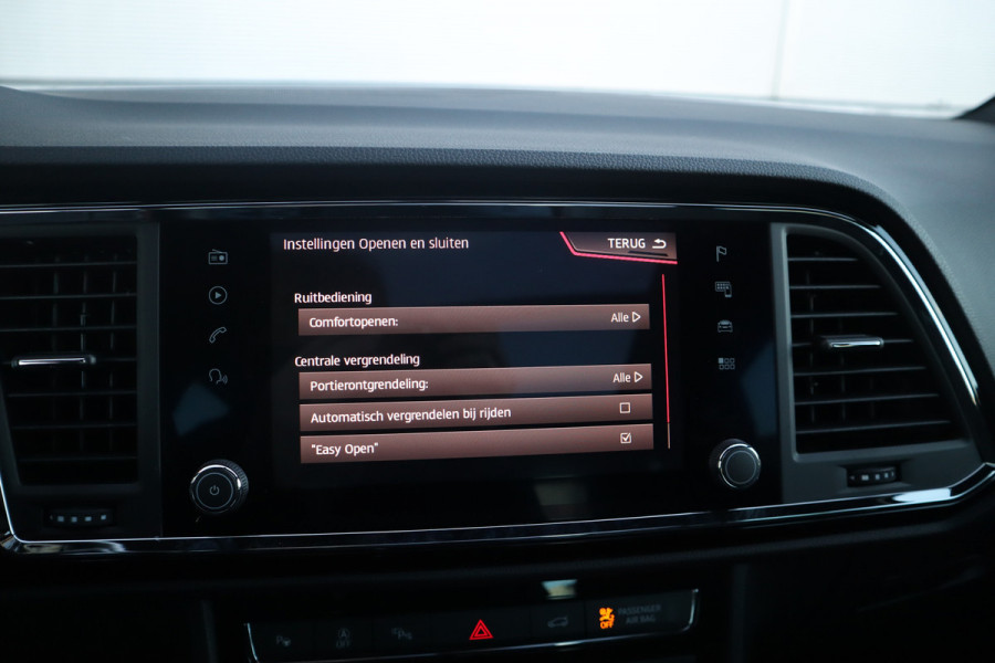 Seat Ateca 1.5 TSI FR Business Intense Pano / 360 camera / Beats / Stoelverwarm / Seat Ateca 1.5 TSI FR Business Intense Pano / 360 camera / Beats / Stoelverwarm /