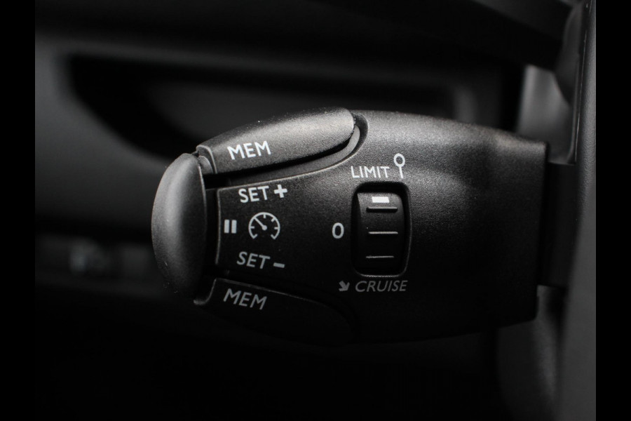 Citroën ë-Jumpy L2 136 Automaat 75 kWh | 3p | Automatische Airco | Multimedia scherm | Cruise Control | Dab | Digitaal dasboard | Citroën ë-Jumpy L2 136 Automaat 75 kWh | 3p | Automatische Airco | Multimedia scherm | Cruise Control | Dab | Digitaal dasboard |