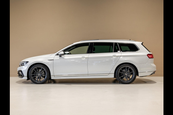 Volkswagen Passat Variant 1.5 TSI R-Line Business + / 150pk / Panorama dak / Achteruitrij camera / Stoelverwarming /