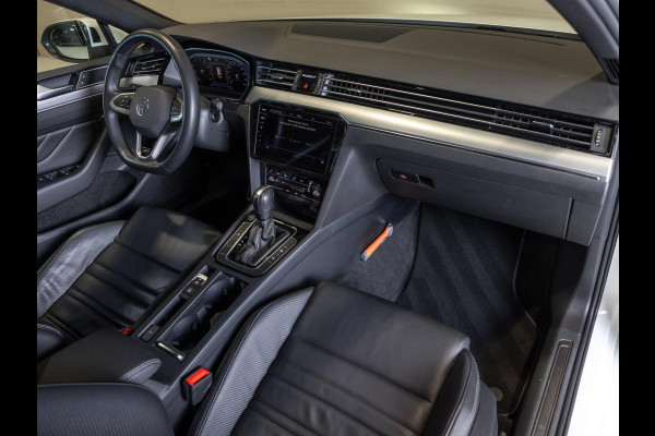Volkswagen Passat Variant 1.5 TSI R-Line Business + / 150pk / Panorama dak / Achteruitrij camera / Stoelverwarming /