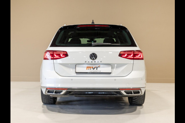 Volkswagen Passat Variant 1.5 TSI R-Line Business + / 150pk / Panorama dak / Achteruitrij camera / Stoelverwarming /