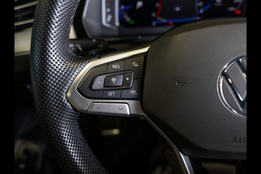 Volkswagen Passat Variant 1.5 TSI R-Line Business + / 150pk / Panorama dak / Achteruitrij camera / Stoelverwarming /