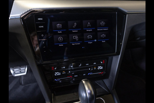 Volkswagen Passat Variant 1.5 TSI R-Line Business + / 150pk / Panorama dak / Achteruitrij camera / Stoelverwarming /