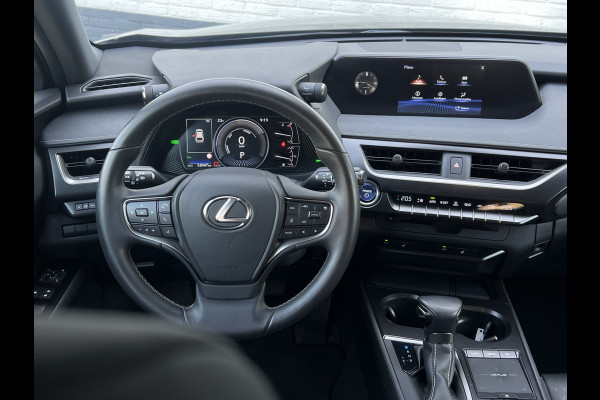 Lexus UX 250h Style+ Edition | Leder | Camera | Carplay | 18 inch | Dodehoek