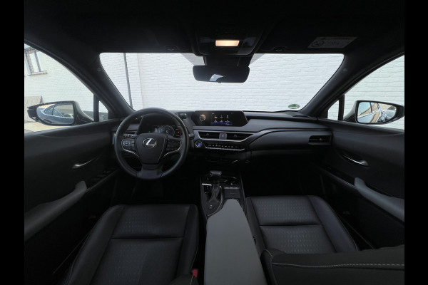 Lexus UX 250h Style+ Edition | Leder | Camera | Carplay | 18 inch | Dodehoek