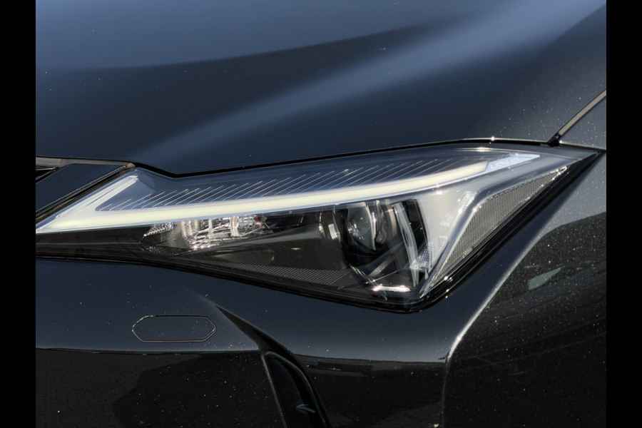 Lexus UX 250h Style+ Edition | Leder | Camera | Carplay | 18 inch | Dodehoek