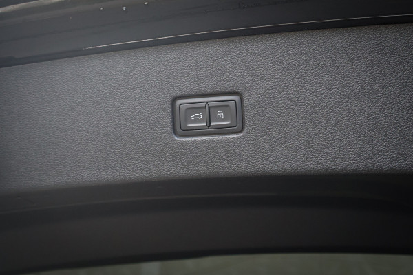 Audi Q8 55 TFSI e quattro Pro Line S | ADAPTIVE CRUISE | SPORTSTOELEN | SOFTCLOSE | 360 CAMERA | STOELVERWARMING | STUURVERWARMING | APP Audi Q8 55 TFSI e quattro Pro Line S | ADAPTIVE CRUISE | SPORTSTOELEN | SOFTCLOSE | 360 CAMERA | STOELVERWARMING | STUURVERWARMING | APP