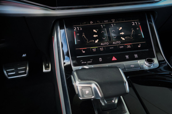 Audi Q8 55 TFSI e quattro Pro Line S | ADAPTIVE CRUISE | SPORTSTOELEN | SOFTCLOSE | 360 CAMERA | STOELVERWARMING | STUURVERWARMING | APP Audi Q8 55 TFSI e quattro Pro Line S | ADAPTIVE CRUISE | SPORTSTOELEN | SOFTCLOSE | 360 CAMERA | STOELVERWARMING | STUURVERWARMING | APP