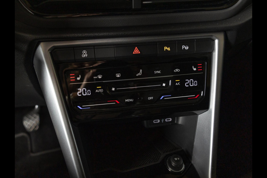 Volkswagen T-Roc 1.0 TSI Life / 110pk / Trekhaak / Achteruitrij camera / Stoelverwarming /