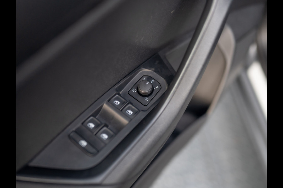 Škoda Karoq 1.5 TSI ACT Sportline Business | Panodak | Adapt. cr. | Camera |Stoel & Stuur verw. | Keyless | Prijs Rijklaar!!