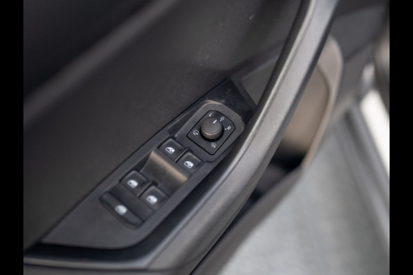 Škoda Karoq 1.5 TSI ACT Sportline Business | Panodak | Adapt. cr. | Camera |Stoel & Stuur verw. | Keyless | Prijs Rijklaar!!