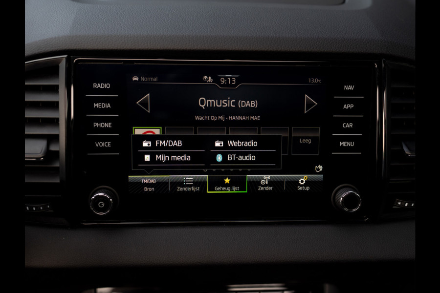 Škoda Karoq 1.5 TSI ACT Sportline Business | Panodak | Adapt. cr. | Camera |Stoel & Stuur verw. | Keyless | Prijs Rijklaar!!