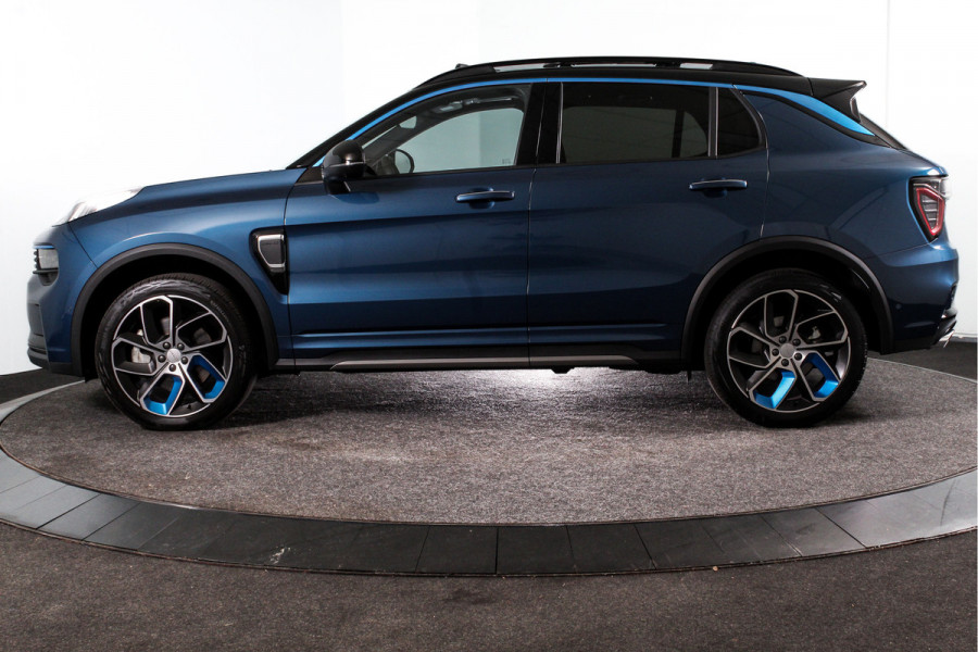 Lynk & Co 01 1.5 PHEV 261PK MY24 | Donkere hemel | 7.4 kWh boordlader | 360 Camera | S/K-panodak | Adapt. Cruise | Memory | Elek. klep | LM 20" | 1337