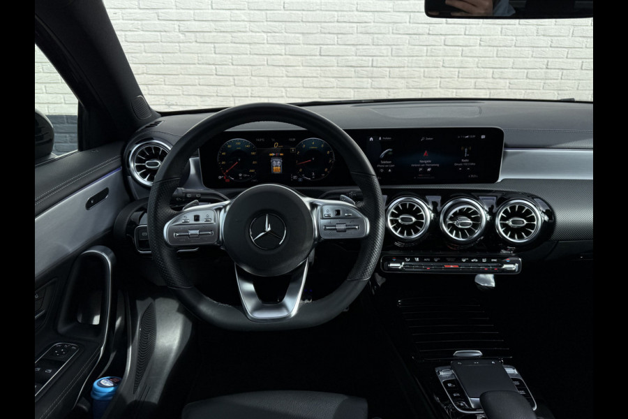 Mercedes-Benz A-Klasse 200 Business Solution AMG | Pano | Ambient Light | LED | CarPlay | 19 inch