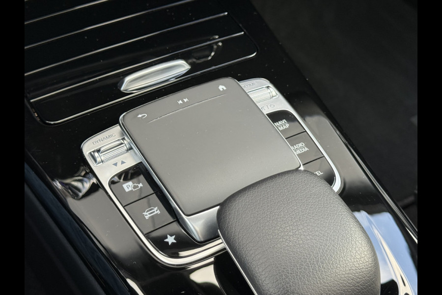 Mercedes-Benz A-Klasse 200 Business Solution AMG | Pano | Ambient Light | LED | CarPlay | 19 inch