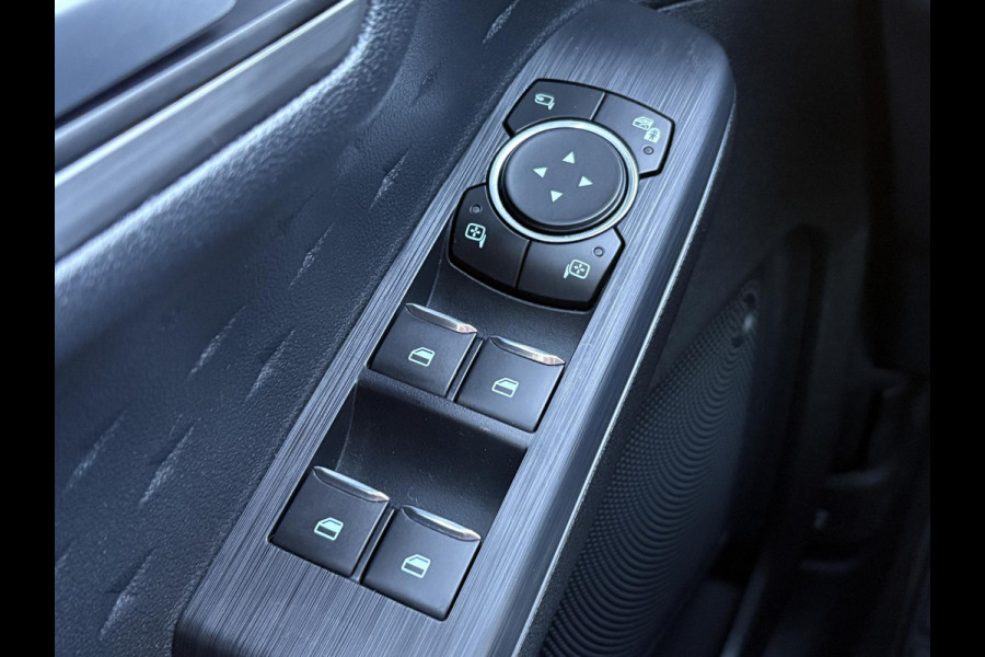 Ford Kuga 2.5 PHEV Titanium | Zuid | Adaptive cruise control | Camera | Trekhaak | Navigatie | Parkeersensoren