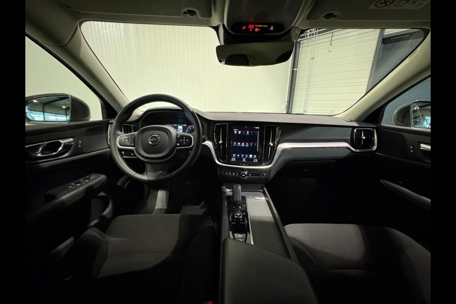 Volvo V60 B3 Aut. Benzine Momentum ACC Parkeercamera 163pk