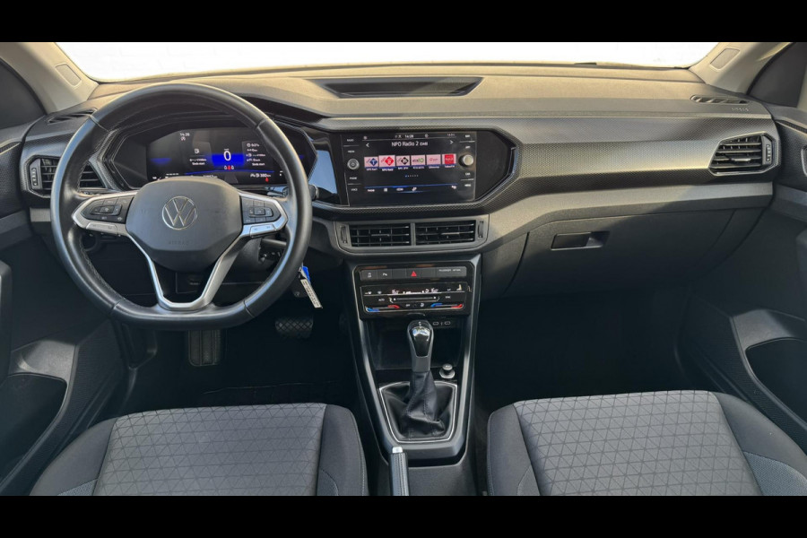 Volkswagen T-Cross 1.0 TSI Life Adaptive cruise control Climate control DAB radio Achteruitrijcamera Navi