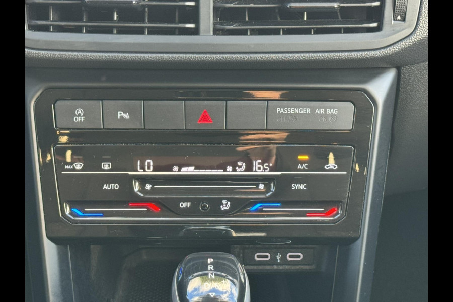 Volkswagen T-Cross 1.0 TSI Life Adaptive cruise control Climate control DAB radio Achteruitrijcamera Navi