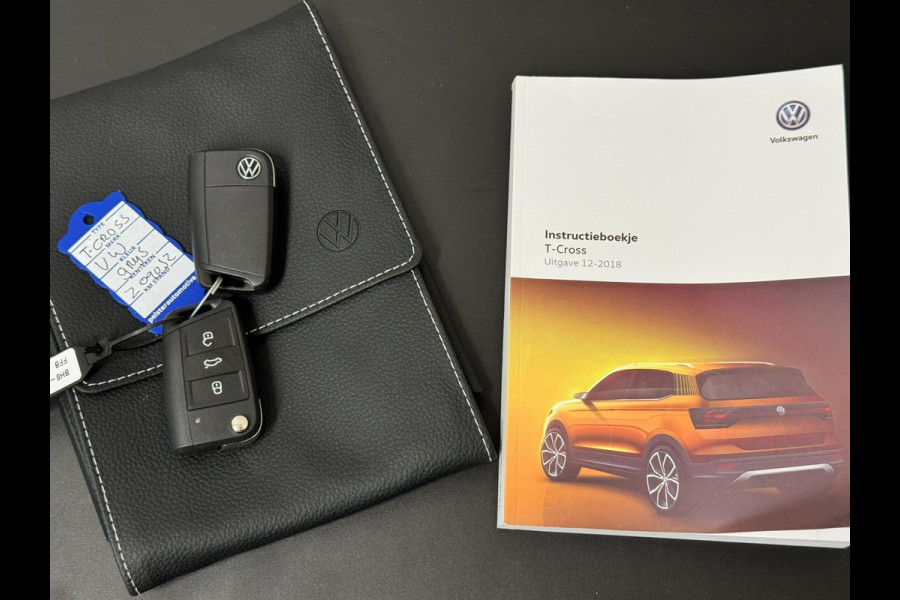 Volkswagen T-Cross 1.0 TSI Life Adaptive cruise control Climate control DAB radio Achteruitrijcamera Navi