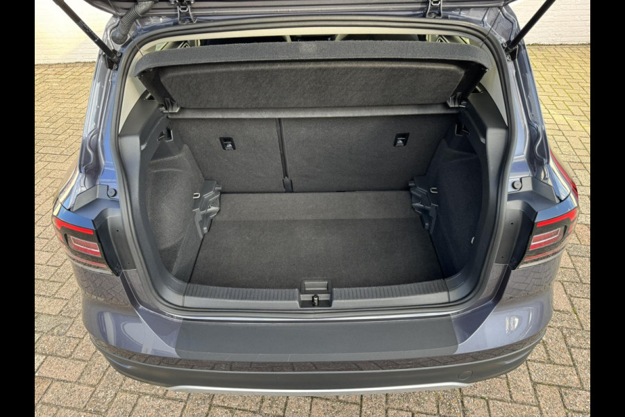 Volkswagen T-Cross 1.0 TSI Life Adaptive cruise control Climate control DAB radio Achteruitrijcamera Navi