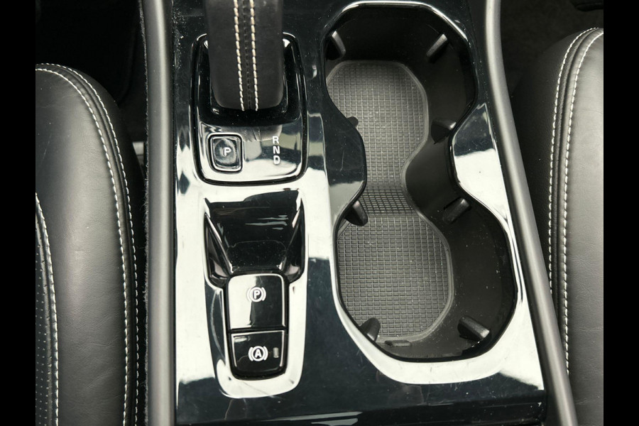 Volvo XC40 2.0 T5 AWD R-Design Pano/dak Harman/Kardon Alcantara/Leder Origineel NL