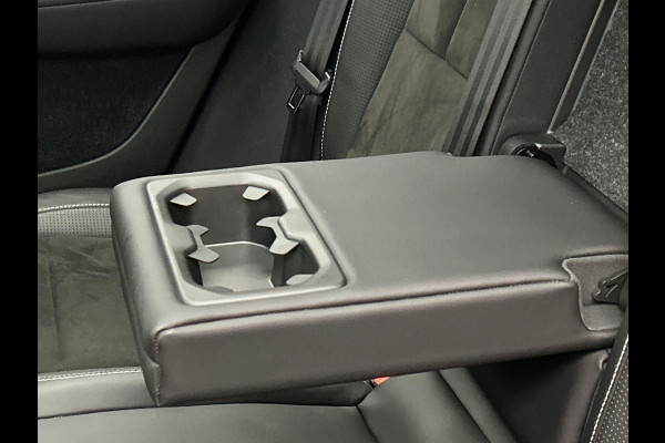 Volvo XC40 2.0 T5 AWD R-Design Pano/dak Harman/Kardon Alcantara/Leder Origineel NL