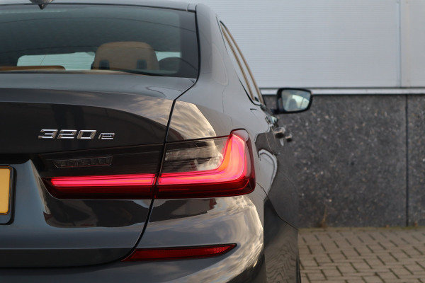 BMW 3-serie M-Sport M Schaalstoelen / Dravit Grau / HiFi / Camera /