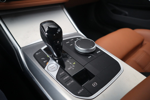 BMW 3-serie M-Sport M Schaalstoelen / Dravit Grau / HiFi / Camera /