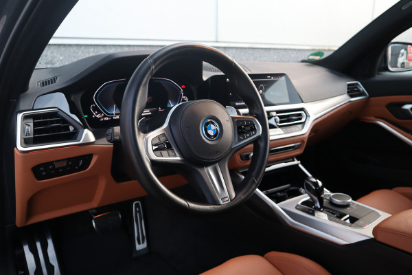 BMW 3-serie M-Sport M Schaalstoelen / Dravit Grau / HiFi / Camera /