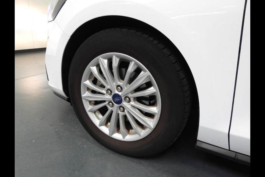 Ford Focus 1.0 EcoBoost Hybrid Titanium X NAVI/CAMERA/LED/VIRTUAL/16"LMV!