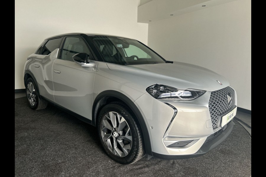 DS DS 3 Crossback E-Tense Grand Chic 50 kWh | Lederen Bekleding | Head Up Display | Zwart dak | Navigatie | SoH (batterijcheck) 90,8 % score!