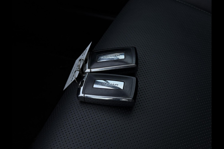 Jaguar I-PACE EV400 Business Edition S 90 kWh | Meridian | Camera | Leder | Jaguar I-PACE EV400 Business Edition S 90 kWh | Meridian | Camera | Leder |