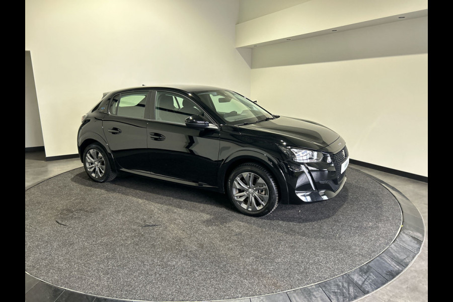 Peugeot e-208 EV Active Pack 50 kWh Cruise control | LED | Rijbaansensoren | SoH (batterijcheck) 100% score! Peugeot e-208 EV Active Pack 50 kWh Cruise control | LED | Rijbaansensoren | SoH (batterijcheck) 100% score!