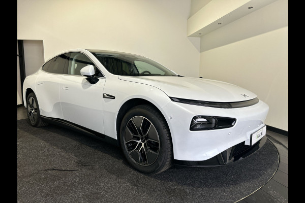 XPeng P7 RWD Long Range 86 kWh | Nieuwprijs € 51.990,-  | Uw voordeel € 9.040,- en direct rijden | 800 Volt dus supersnel laden! | V2L