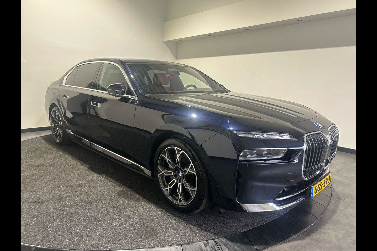 BMW i7 xDrive60 Privilege Edition 106 kWh | Bowers & Wilkins Sound | Driving assistant | Luchtvering | Massagestoelen | Parking assistant BMW i7 xDrive60 Privilege Edition 106 kWh | Bowers & Wilkins Sound | Driving assistant | Luchtvering | Massagestoelen | Parking assistant