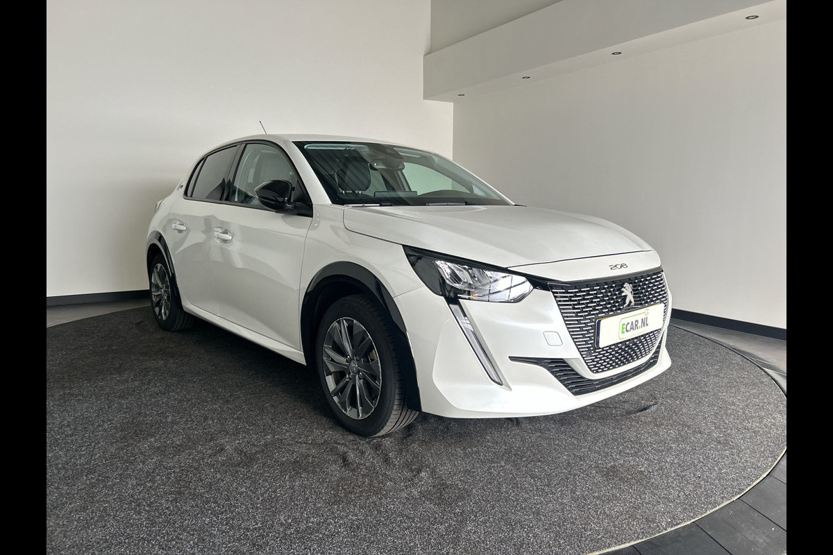 Peugeot e-208 EV Allure Pack 50 kWh | Apple Carplay/Android Auto | Camera | Navigatie | Soh (batterijcheck) 92,2 %