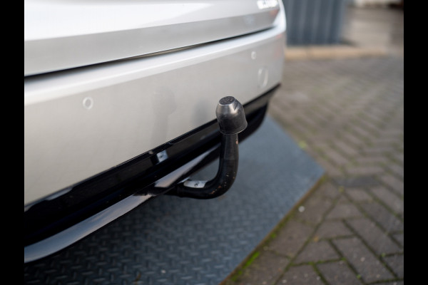 Toyota Corolla Touring Sports 2.0 Hybrid Premium | Trekhaak afnb. | Head Up | Stoel & Stuur verw. | BSM | PDC V&A | Prijs Rijklaar!!